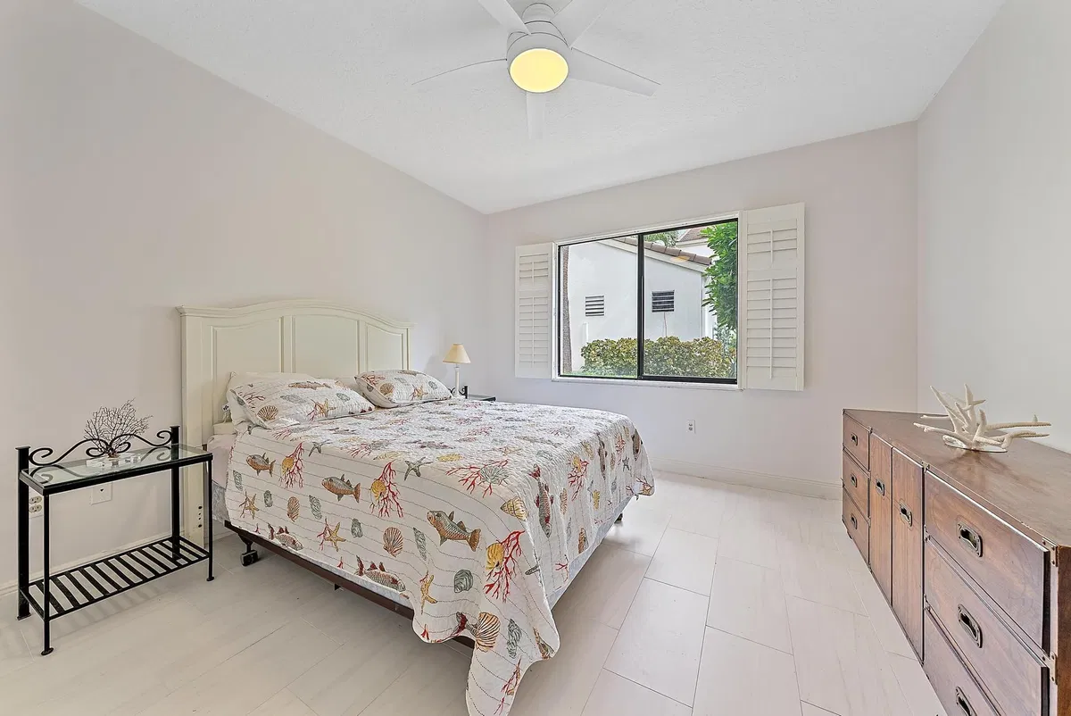 Residence photo 16
