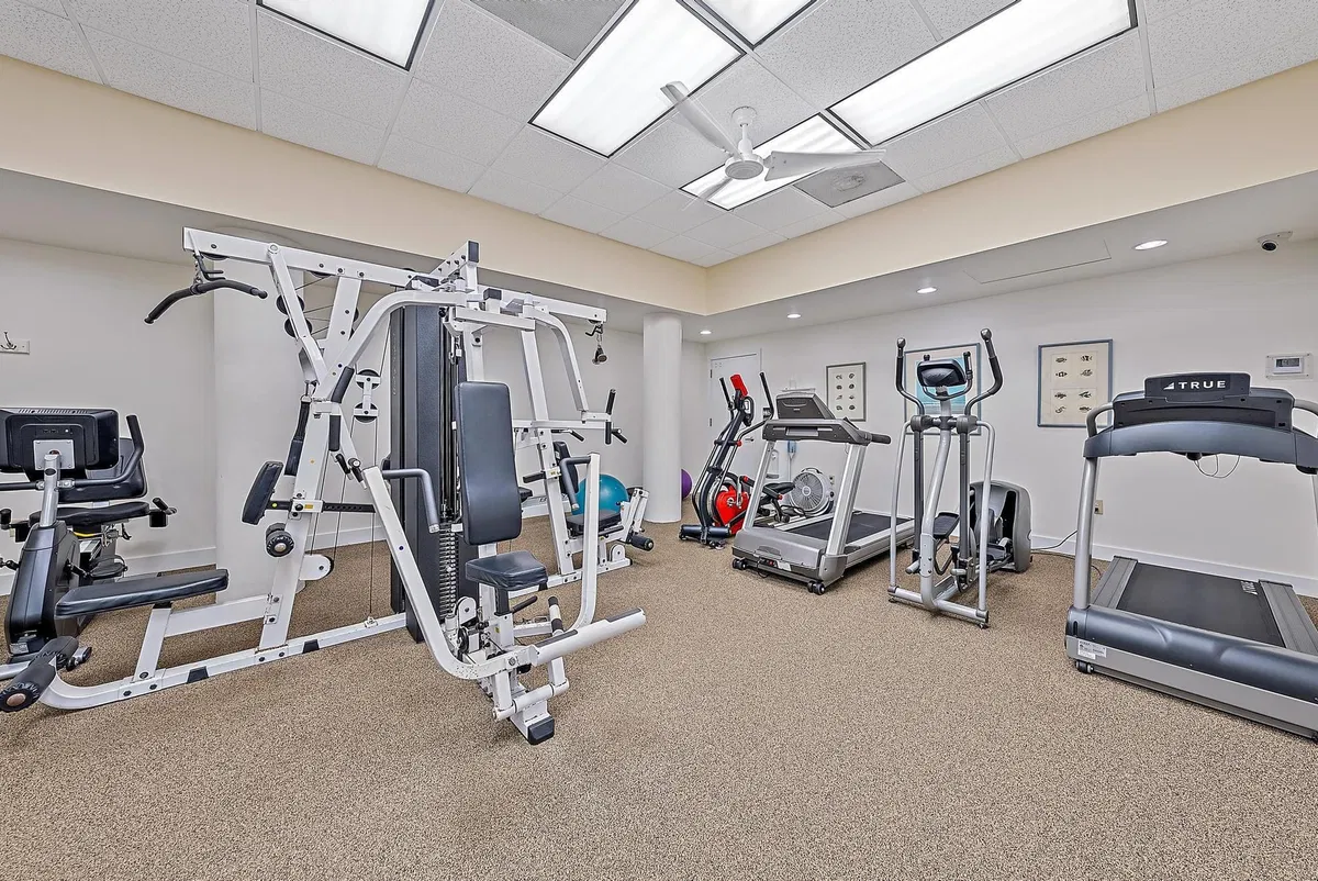 Residence photo 25