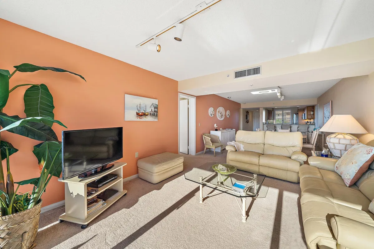  Unit 402 photo 28