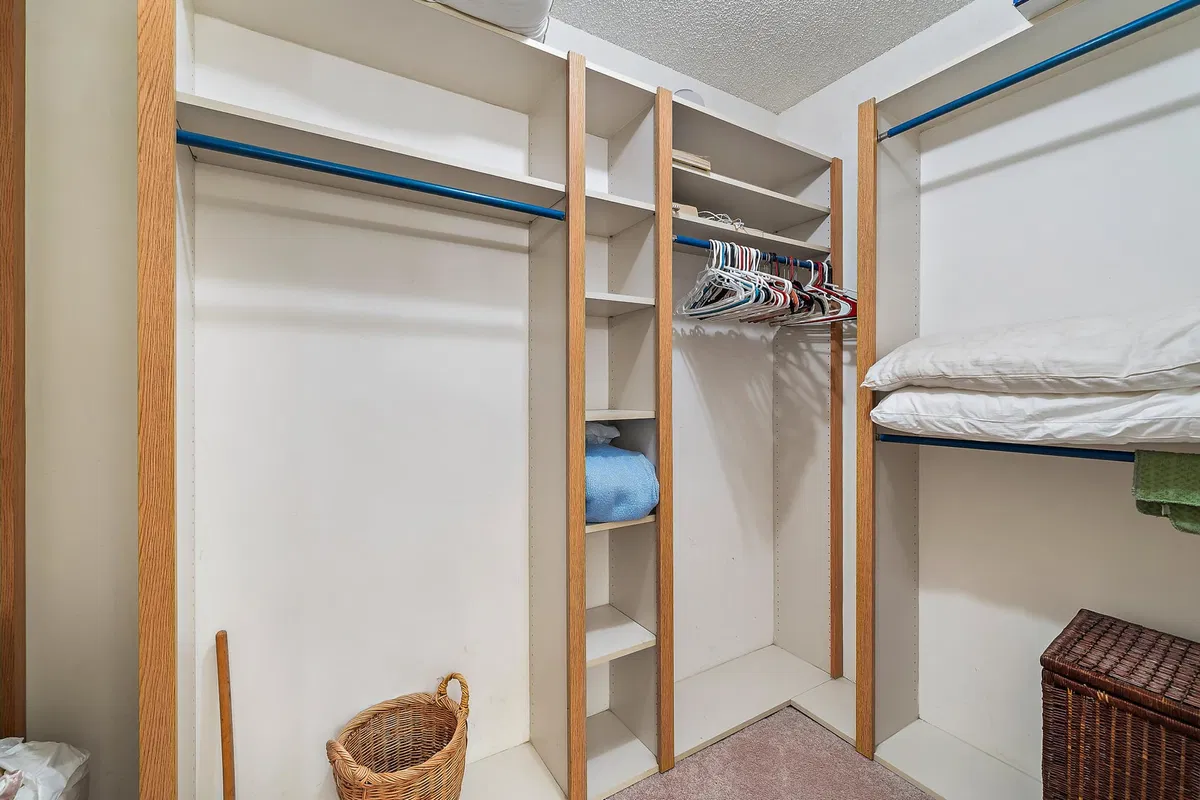  Unit 402 photo 37