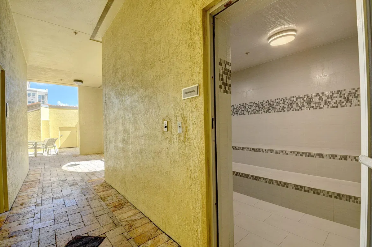 One City Plaza Unit 614 photo 46