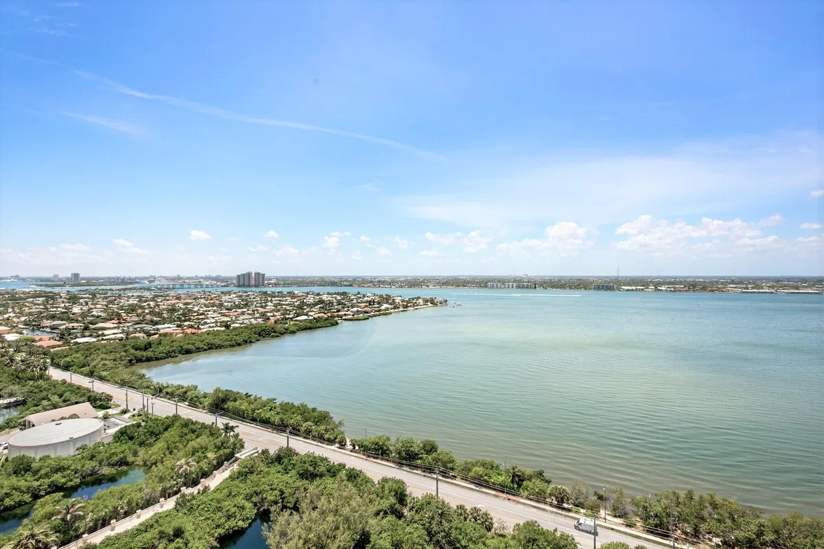 Singer Island Unit 23c photo 4