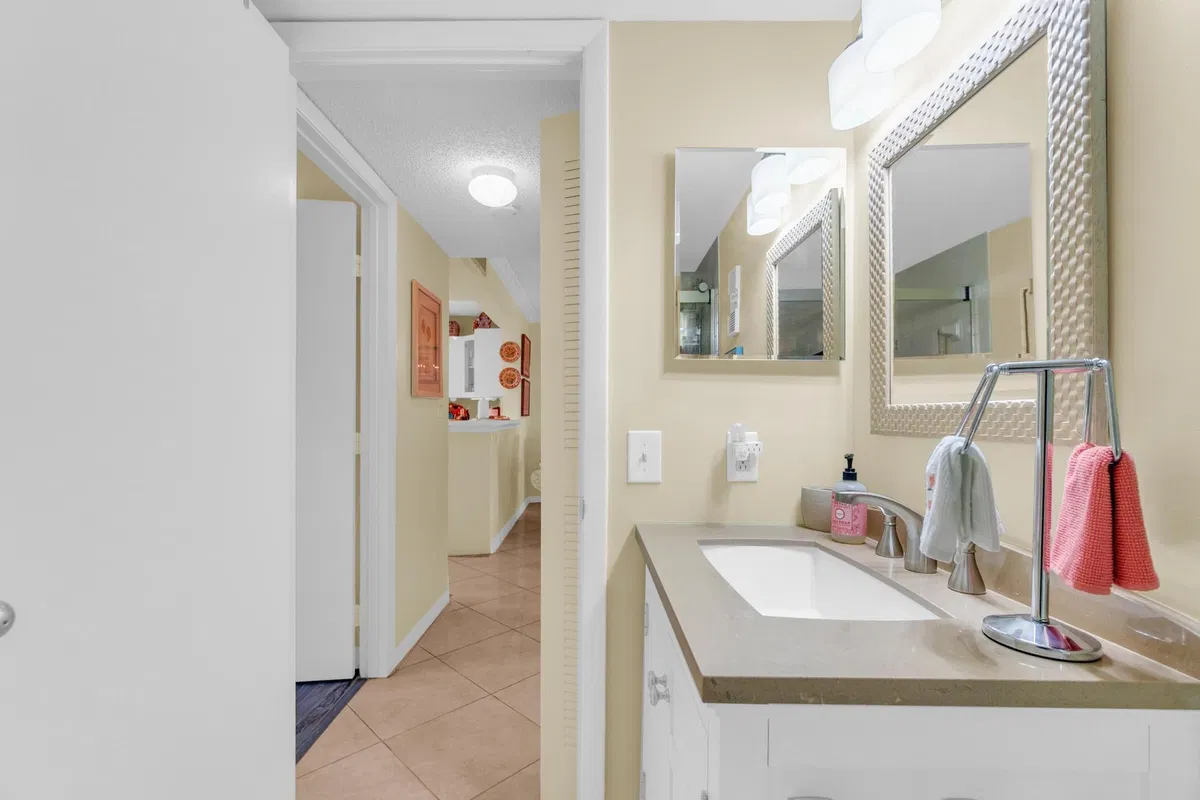 Unit 306 photo 28