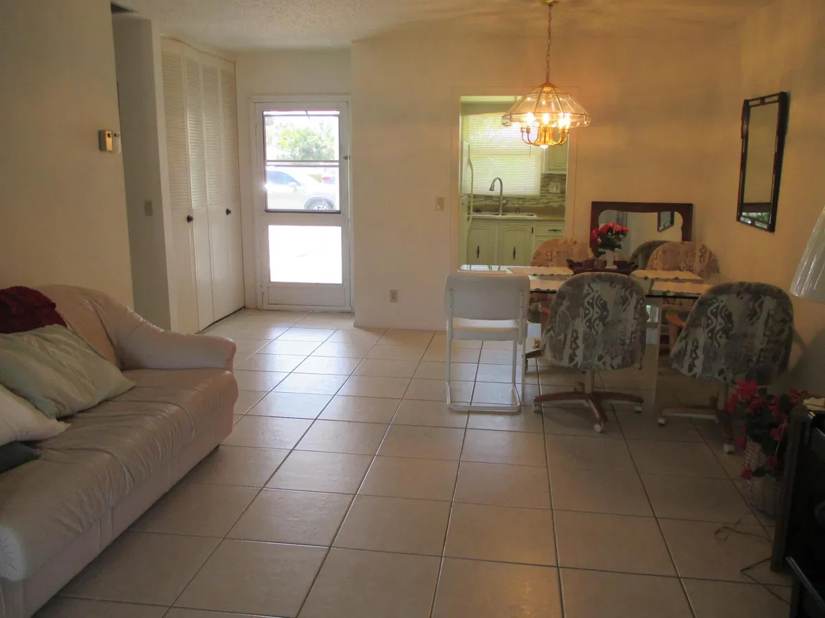 Unit C photo 7