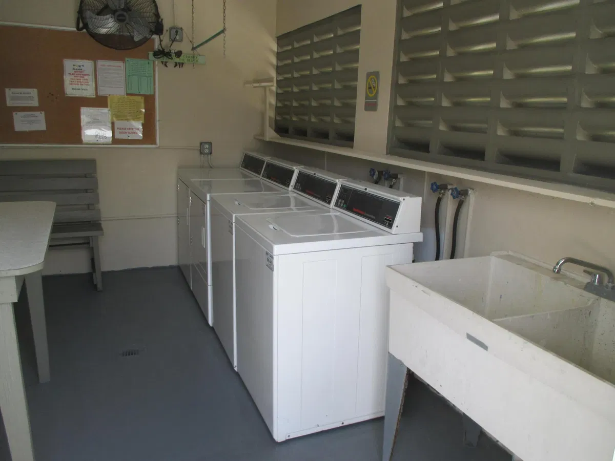 Unit C photo 19