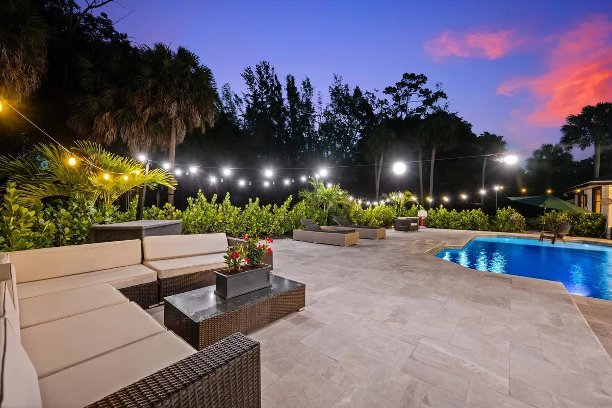 Pinewood Residence photo 49