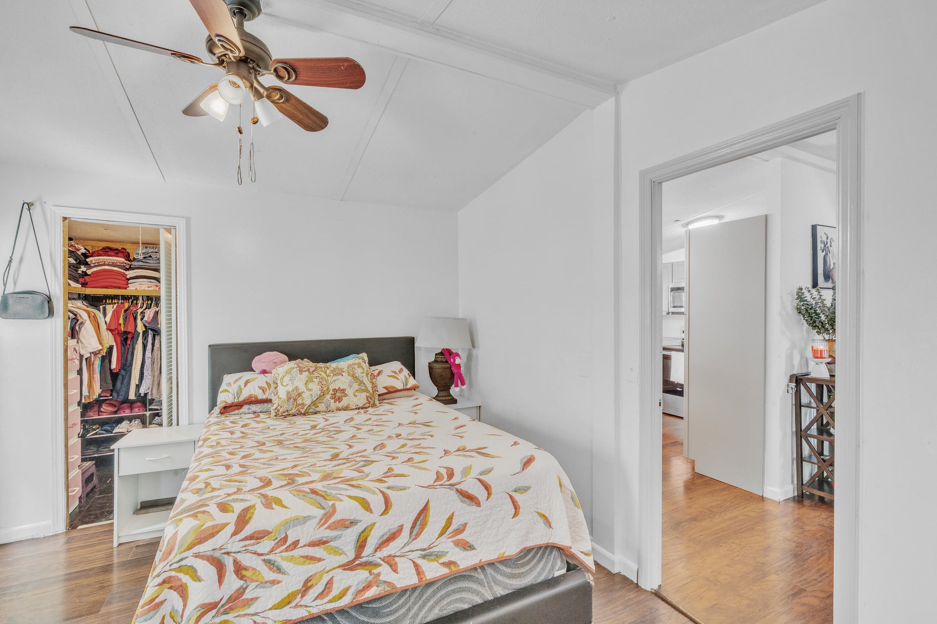 Residence photo 16