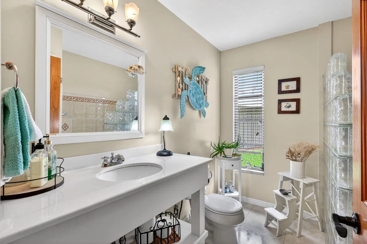  Residence photo 34