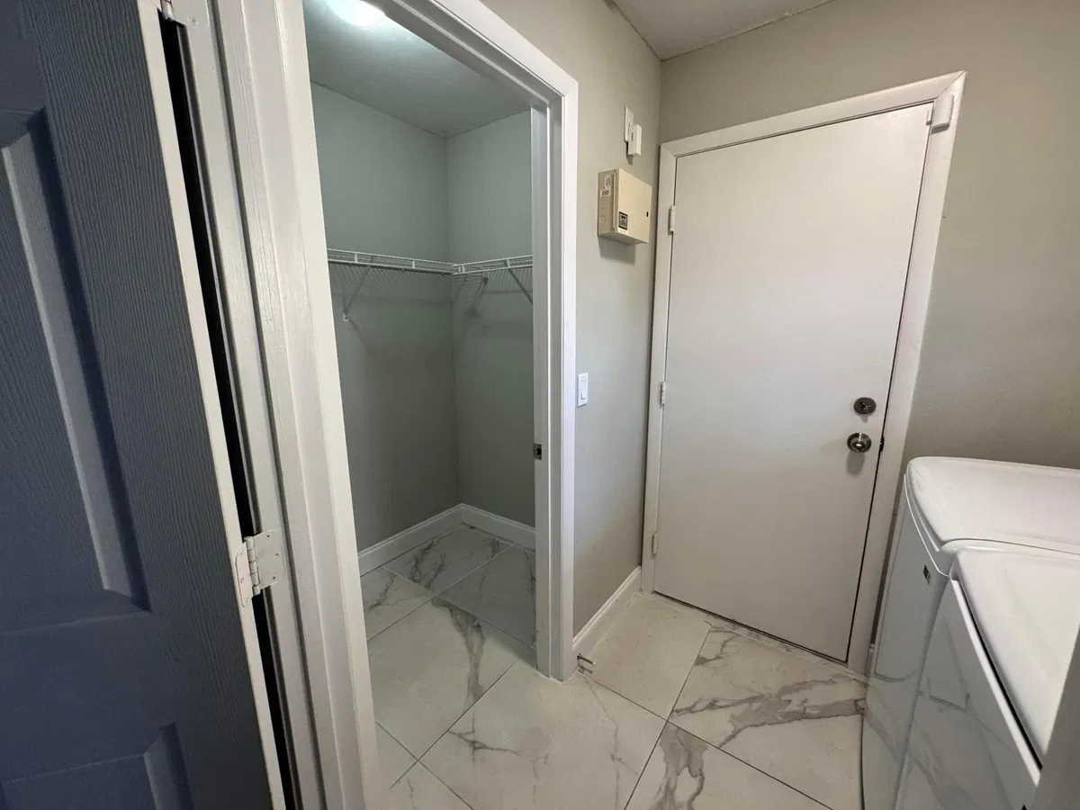 Residence photo 16