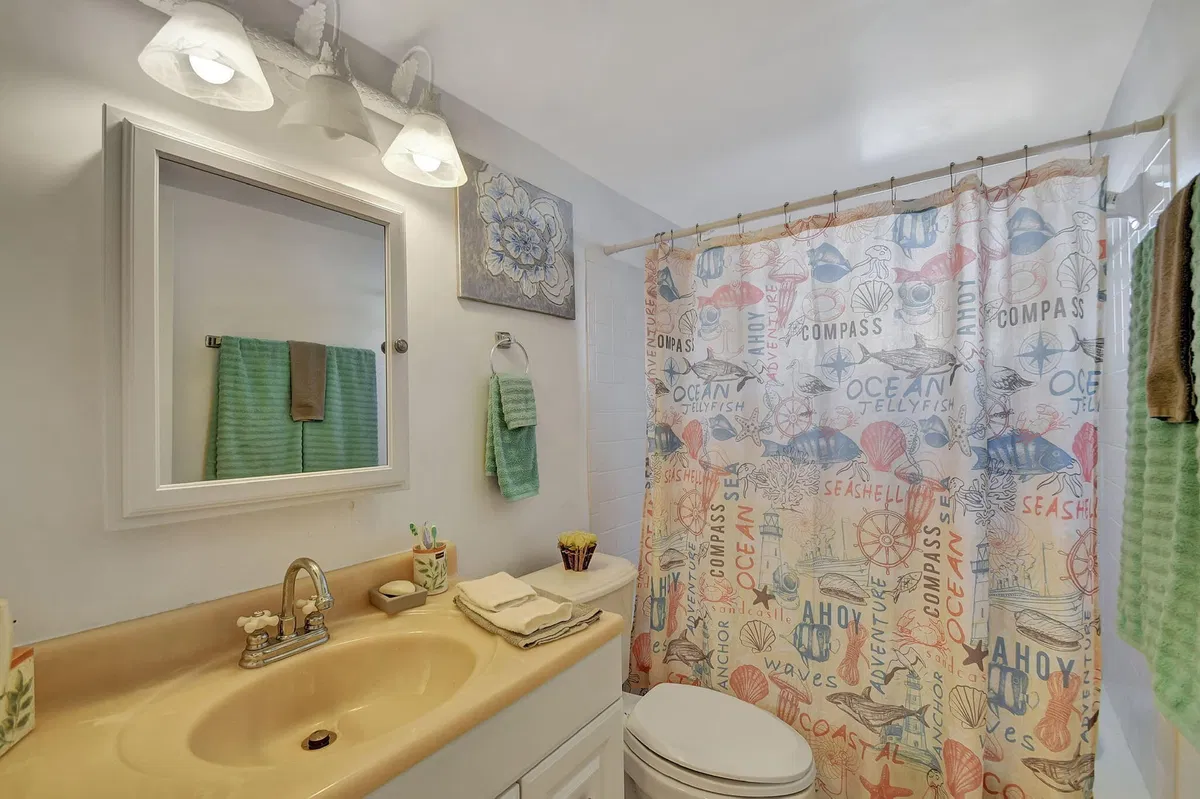  Unit 105 photo 16