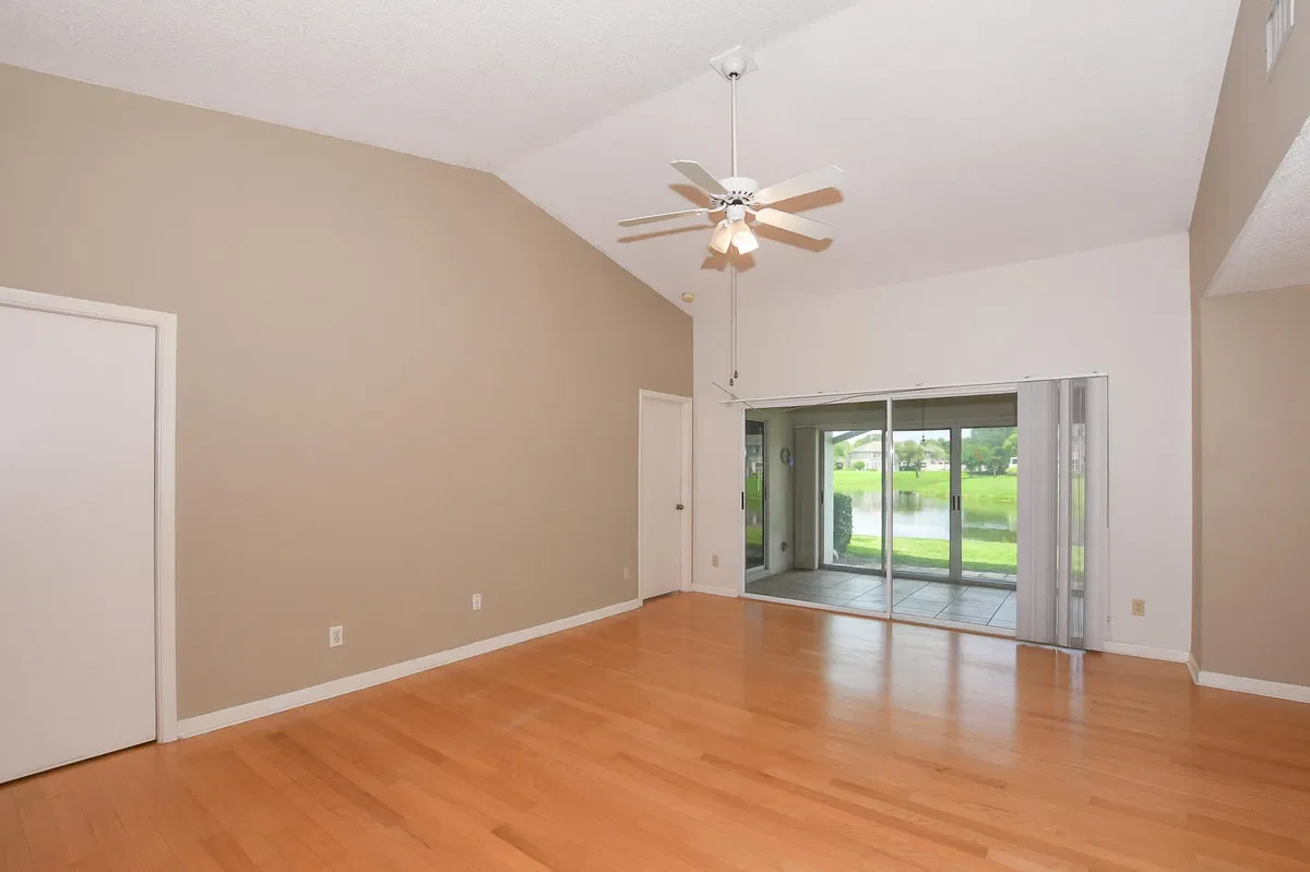  Residence photo 16