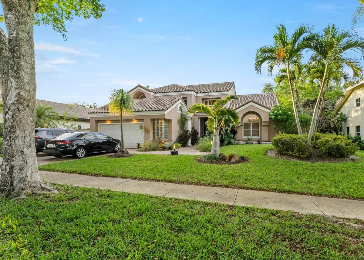 Colonnade Boca Raton Residence