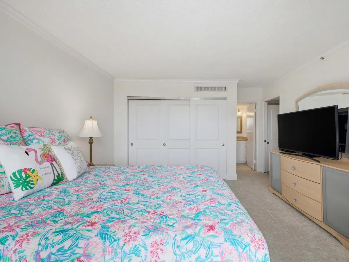 Unit 205 photo 22