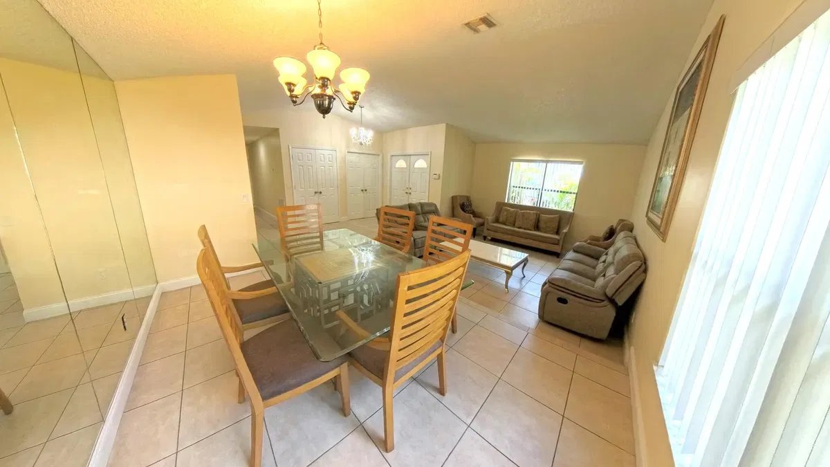  Residence photo 7
