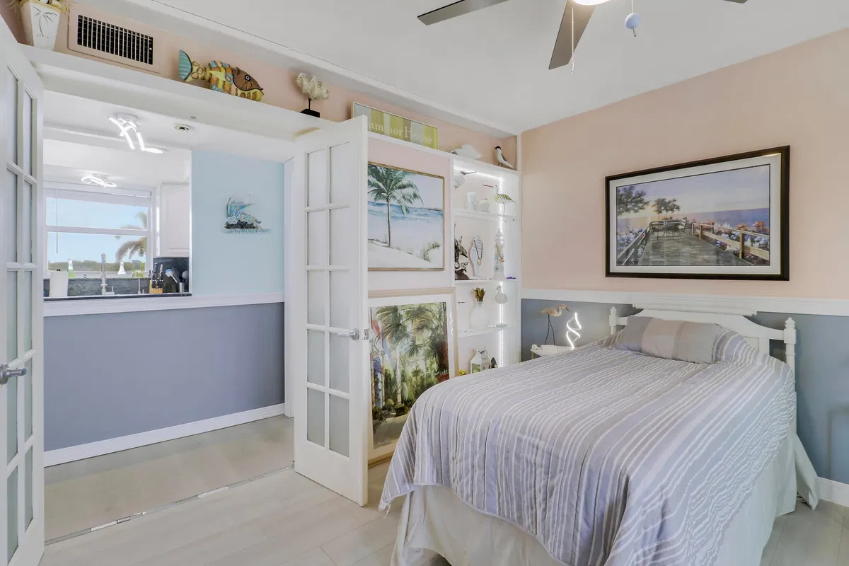 Unit 202 photo 22