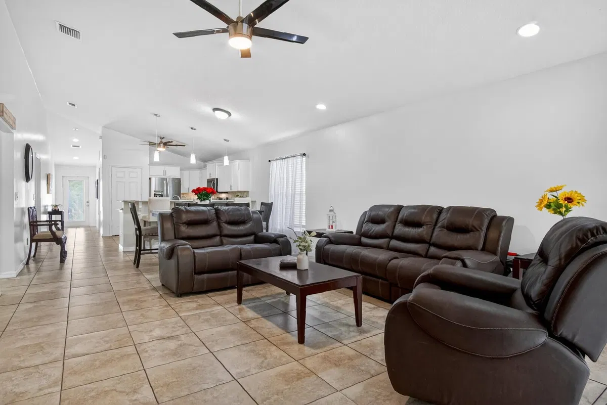 Residence photo 10