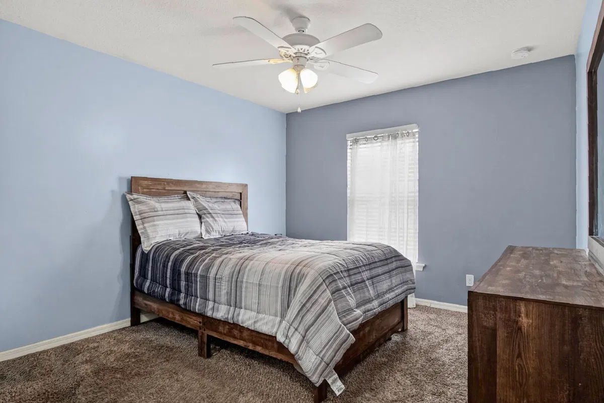 Residence photo 16