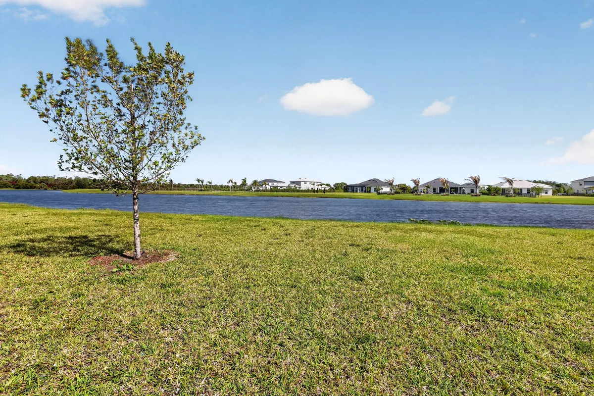 Bridgewater Preserve Residence photo 55