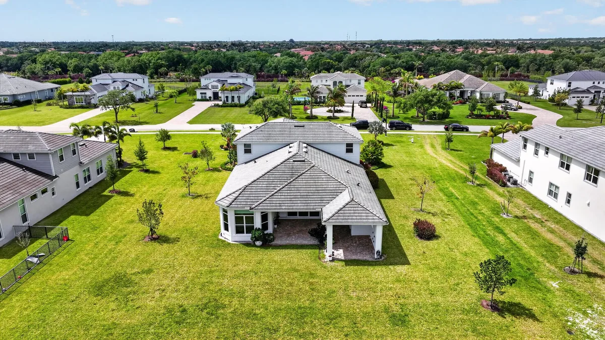 Bridgewater Preserve Residence photo 58
