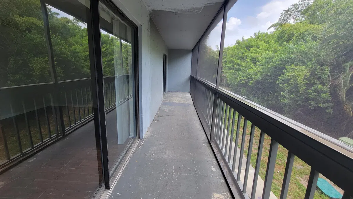 Unit 206 photo 7