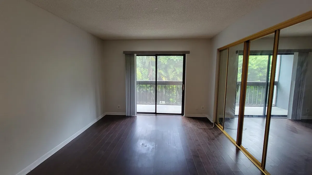 Unit 206 photo 13