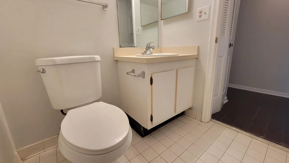 Unit 206 photo 16