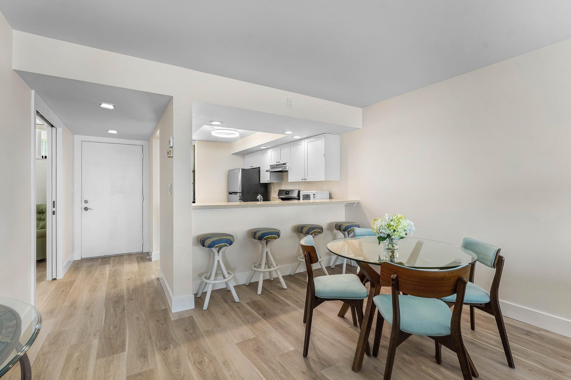 Unit 14203 photo 7