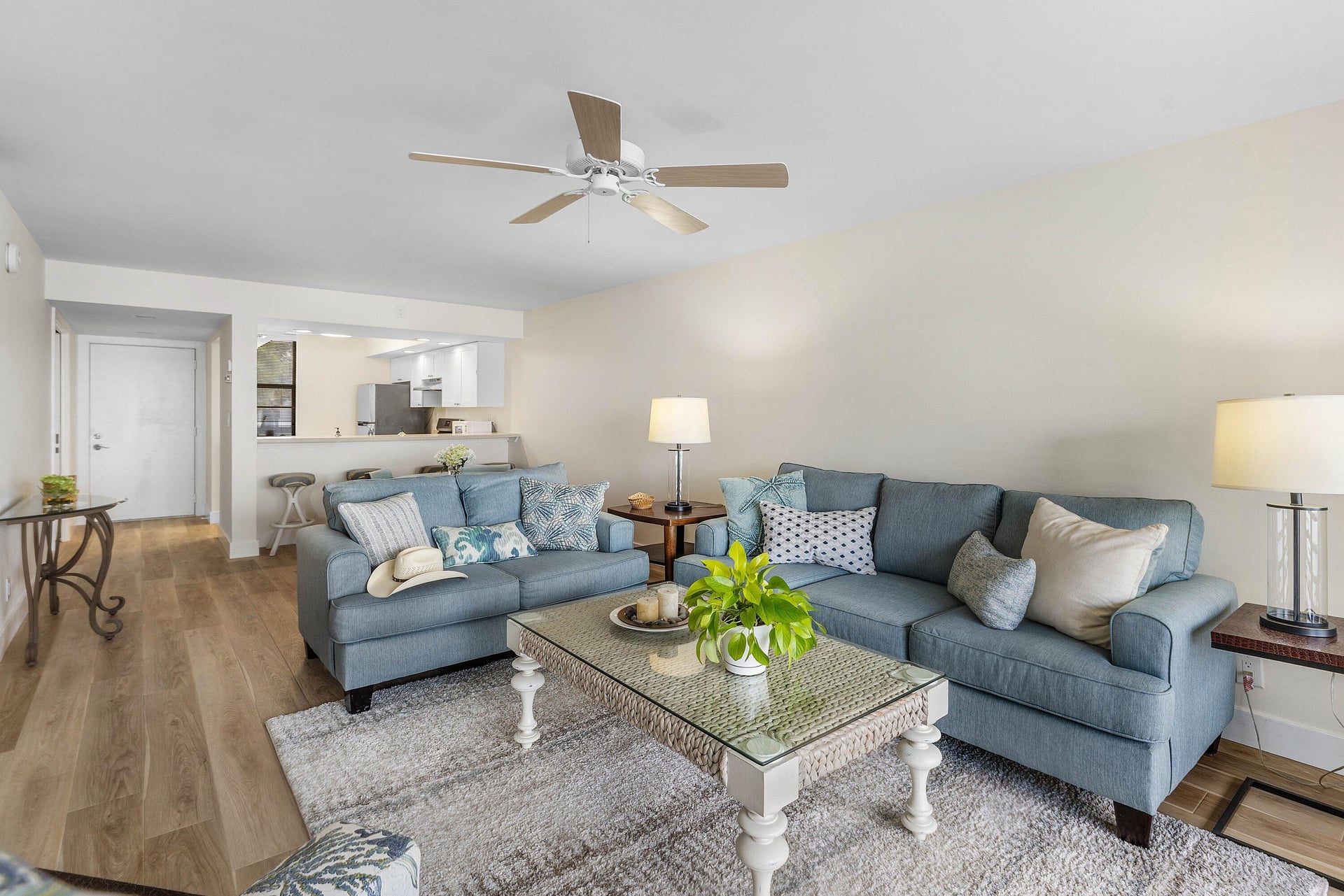 Unit 14203 photo 10
