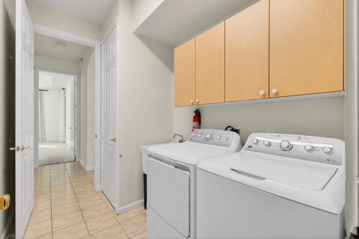 Residence photo 43