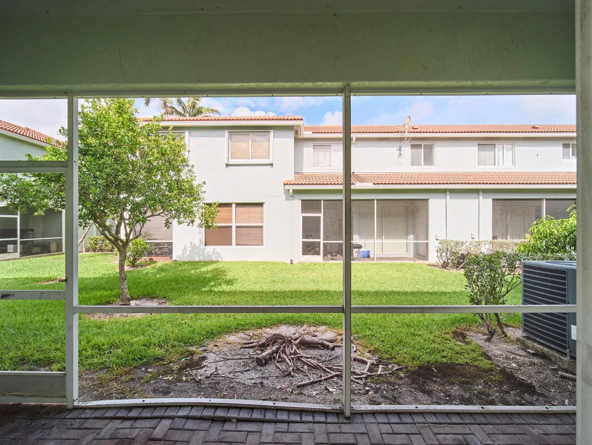 Residence photo 19