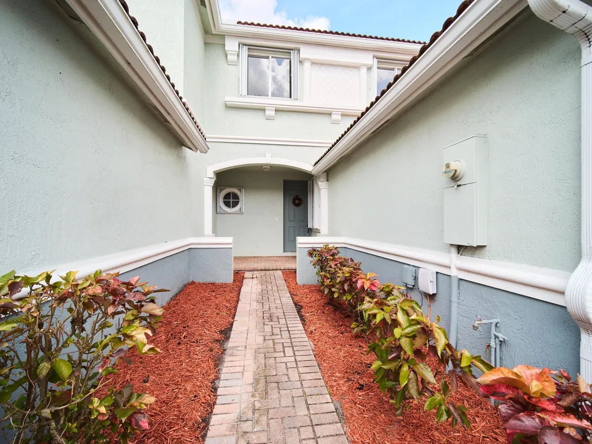 Residence photo 22