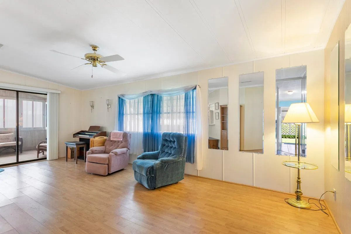Residence photo 10