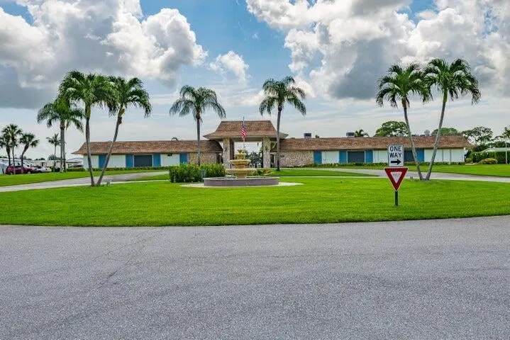 Residence photo 16