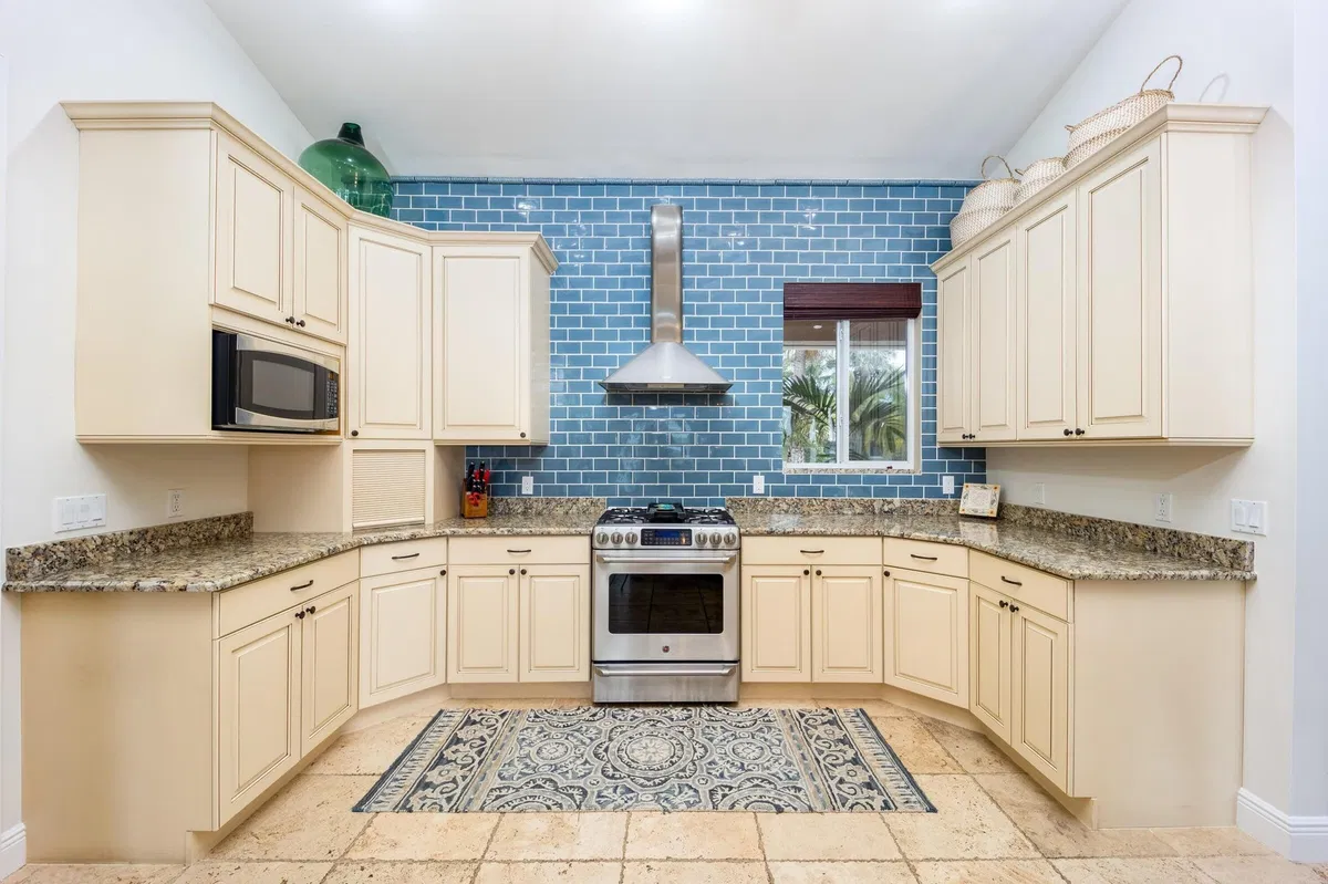 Residence photo 22