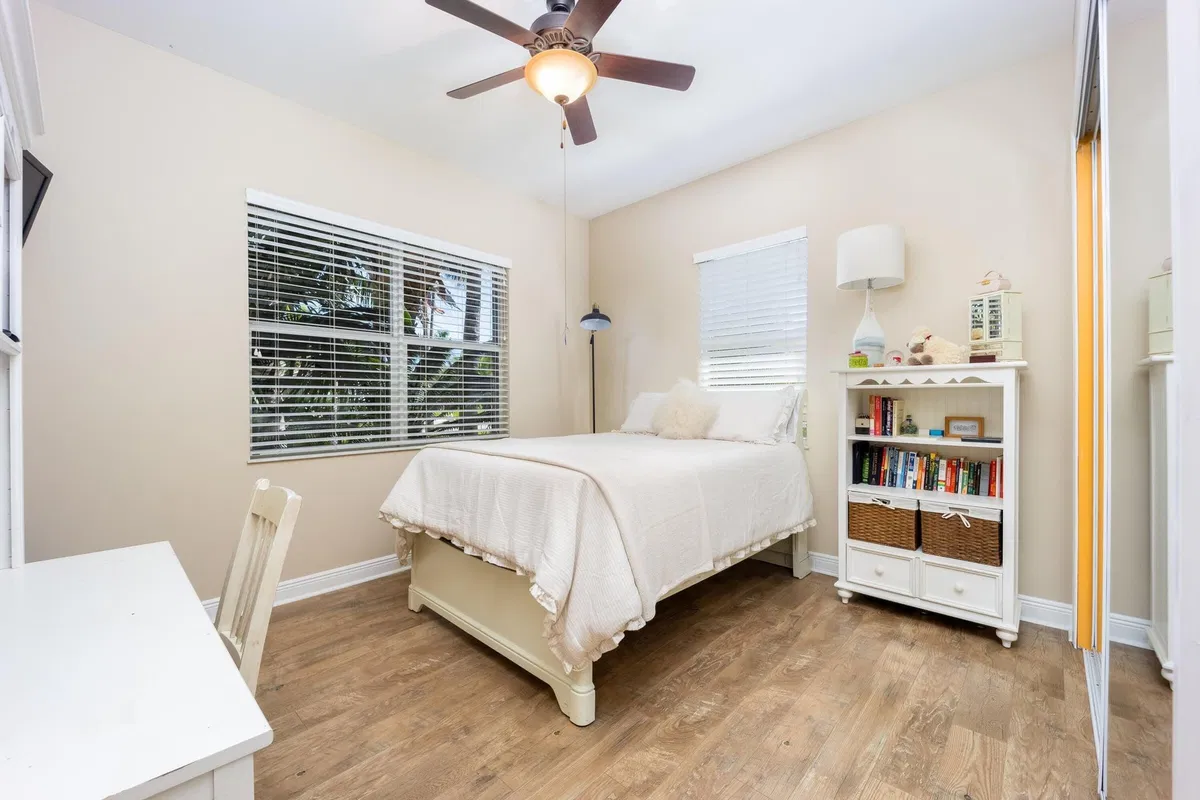 Residence photo 34