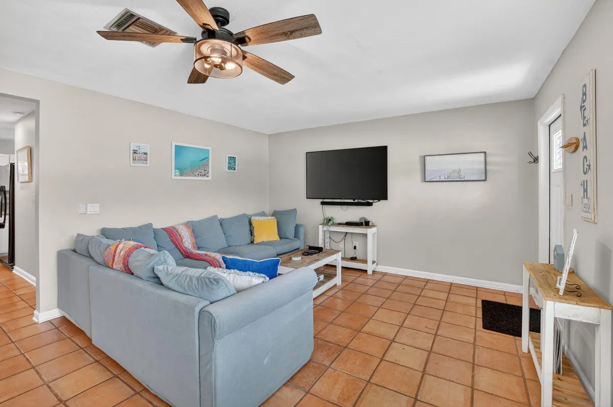 Residence photo 4