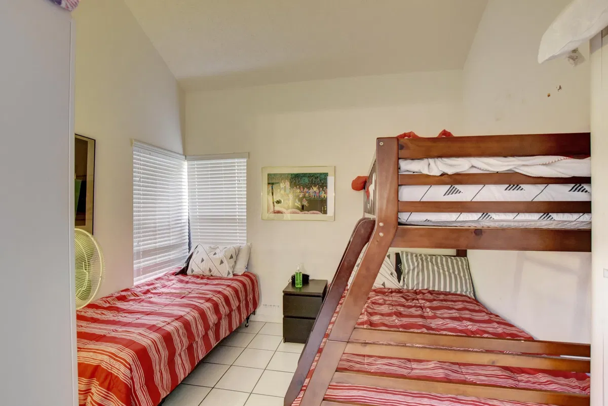 Residence photo 19