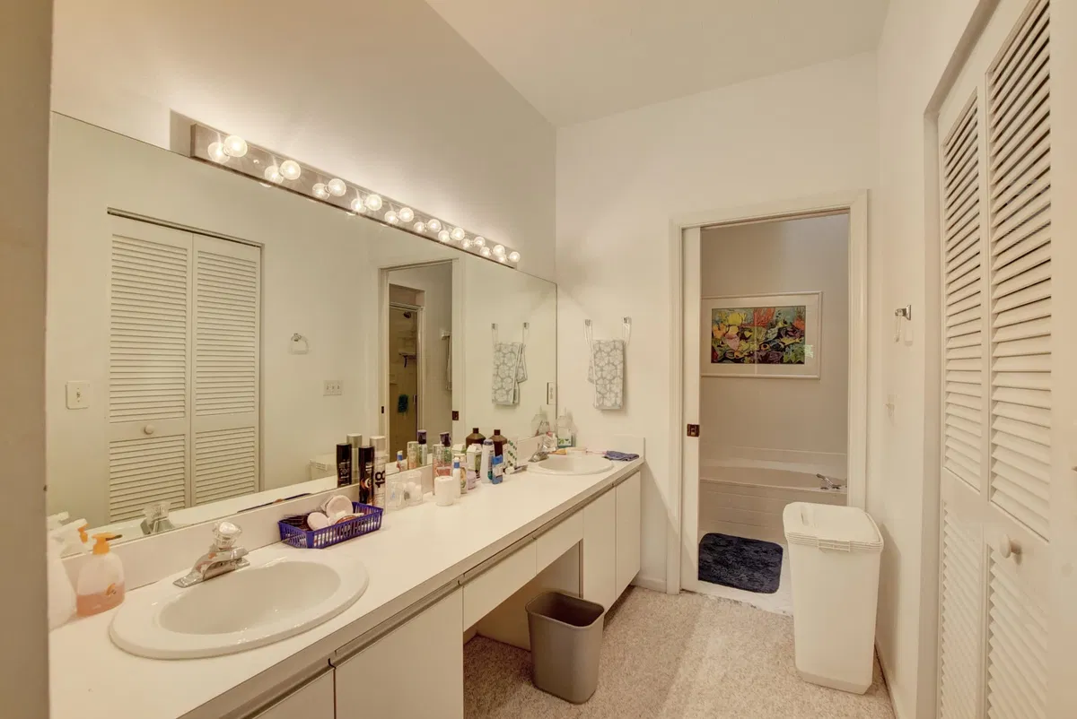 Residence photo 25