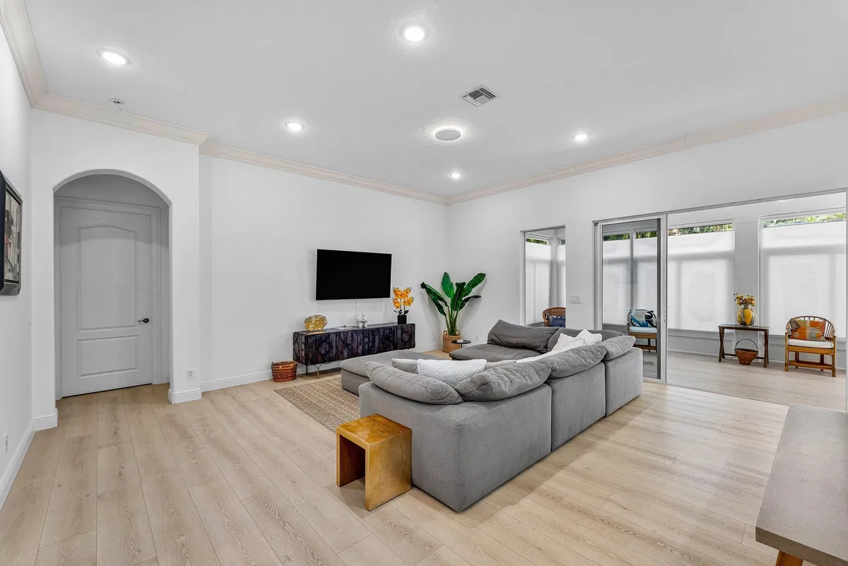  Residence photo 16