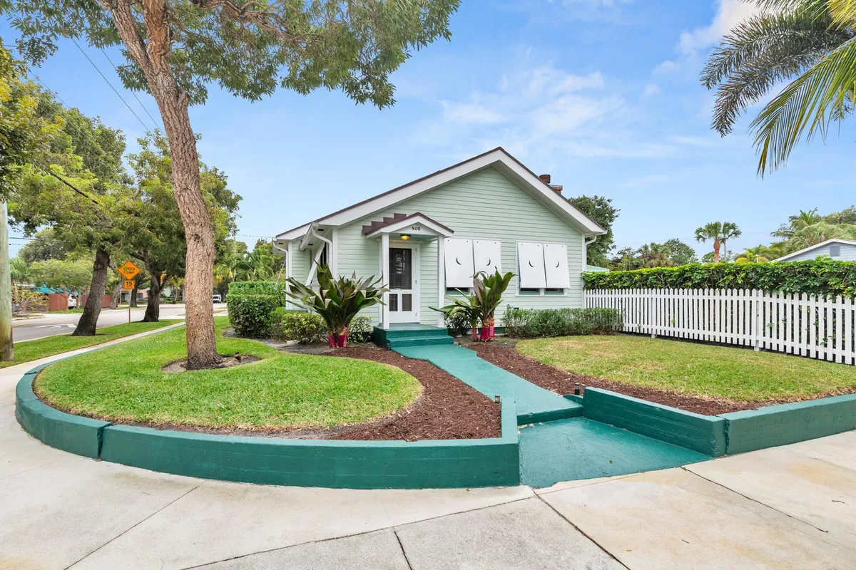 Flamingo Park Residence