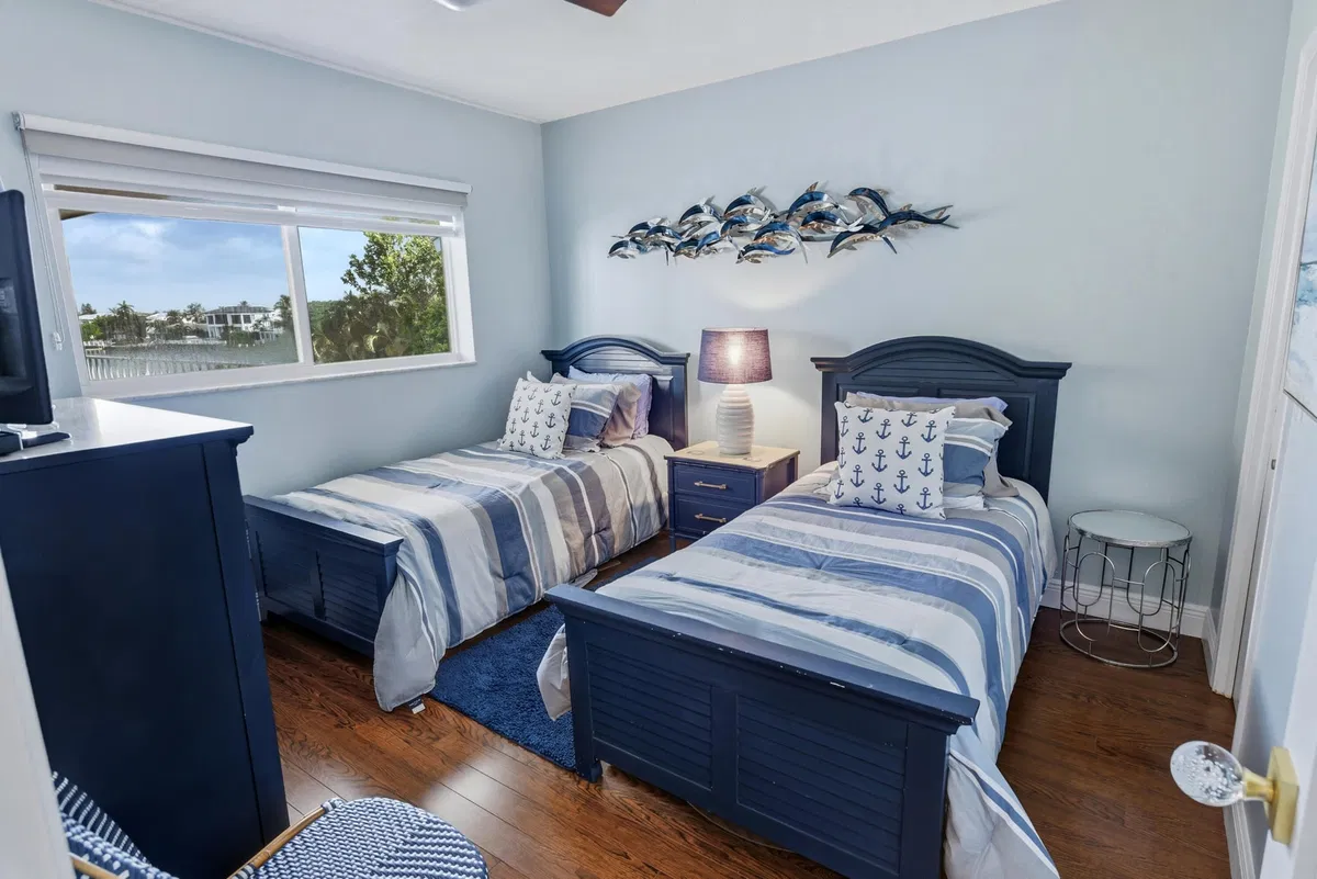 Unit 3070 photo 22