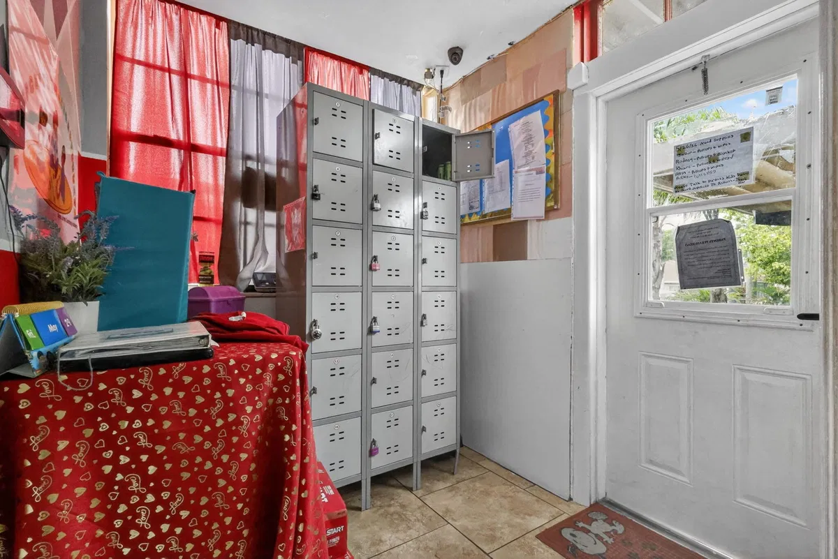 Residence photo 70