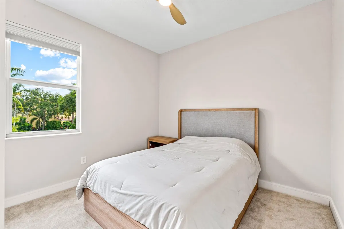 Residence photo 22