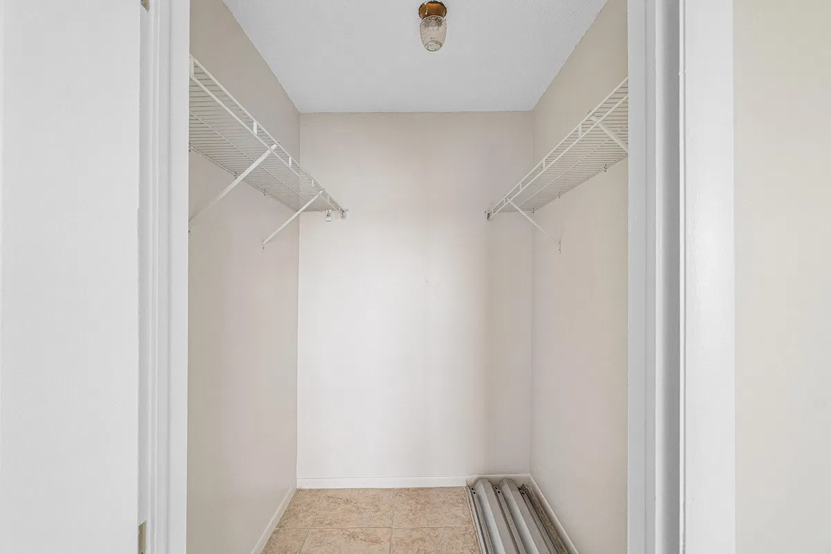 Unit 207 photo 10