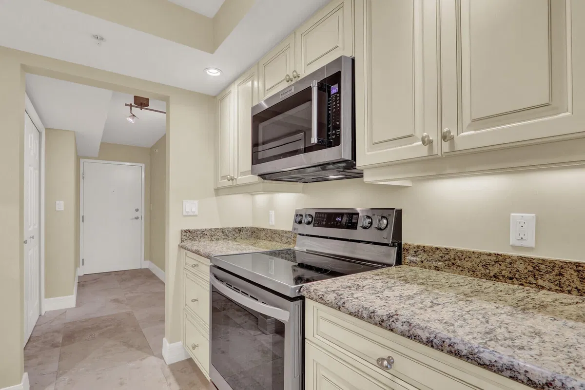 Tiara Singer Island Unit 7h photo 16