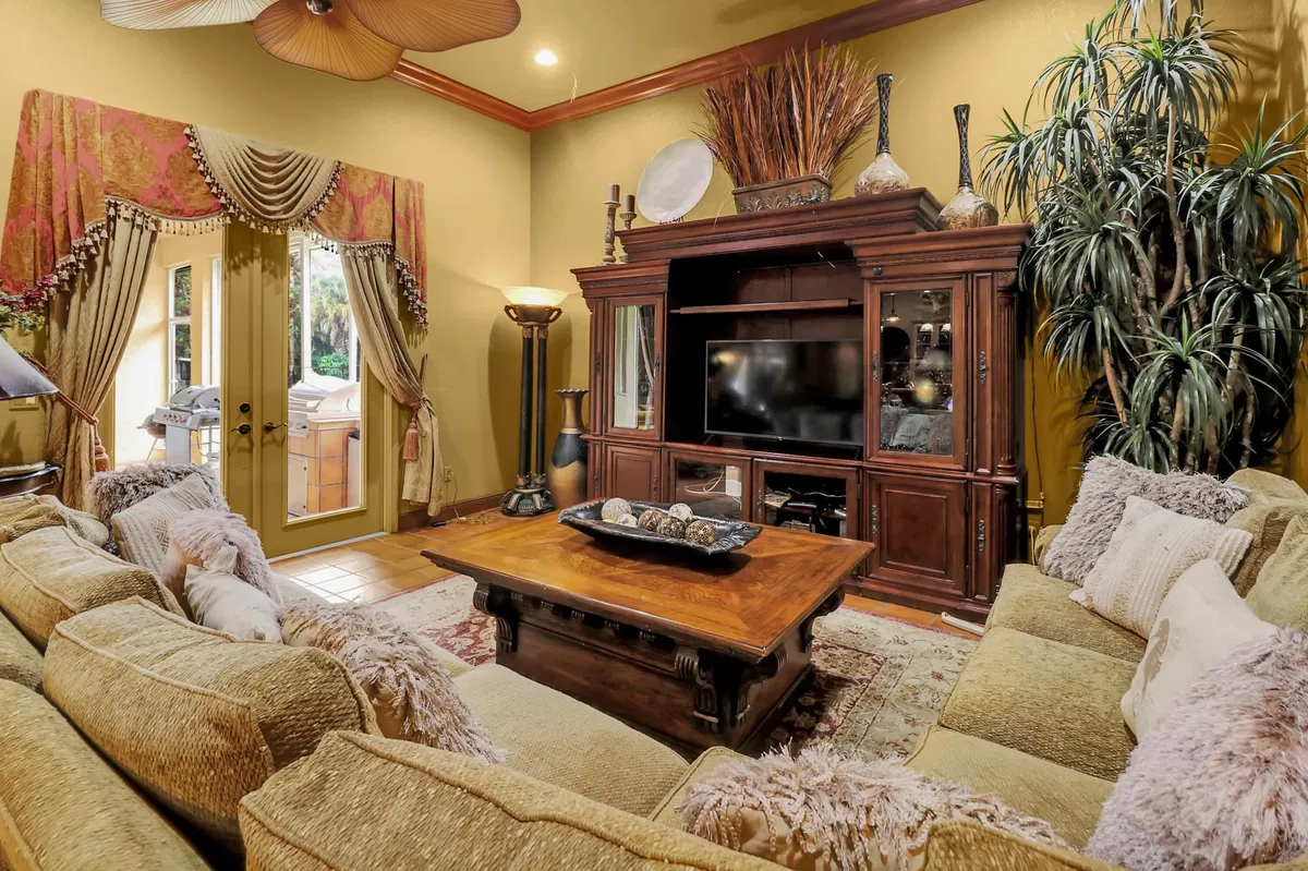  Residence photo 7