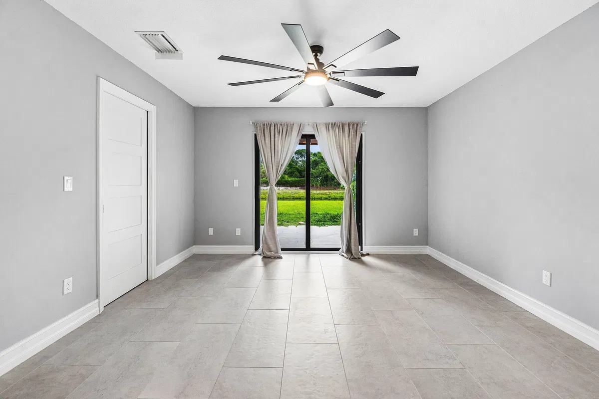 Residence photo 28
