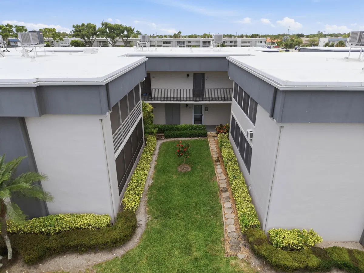 Residence photo 37