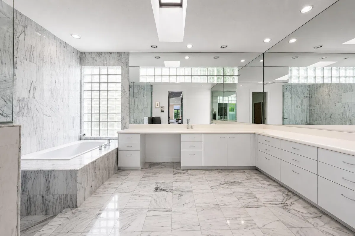 Woodfield Country Club Residence photo 28