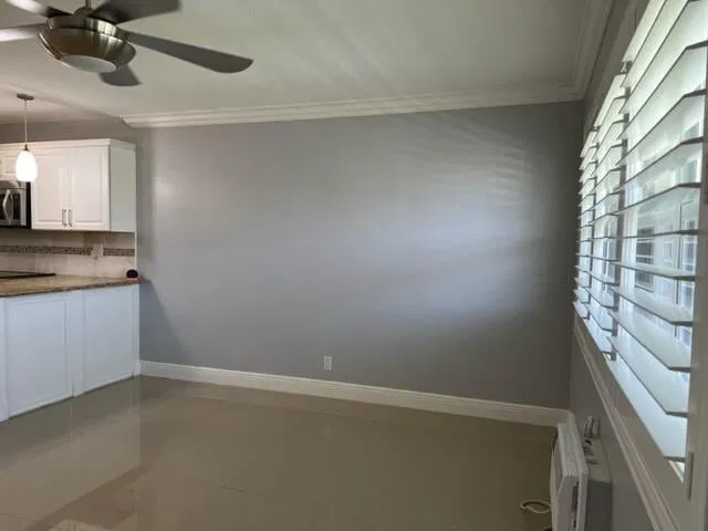 Unit 211 photo 4